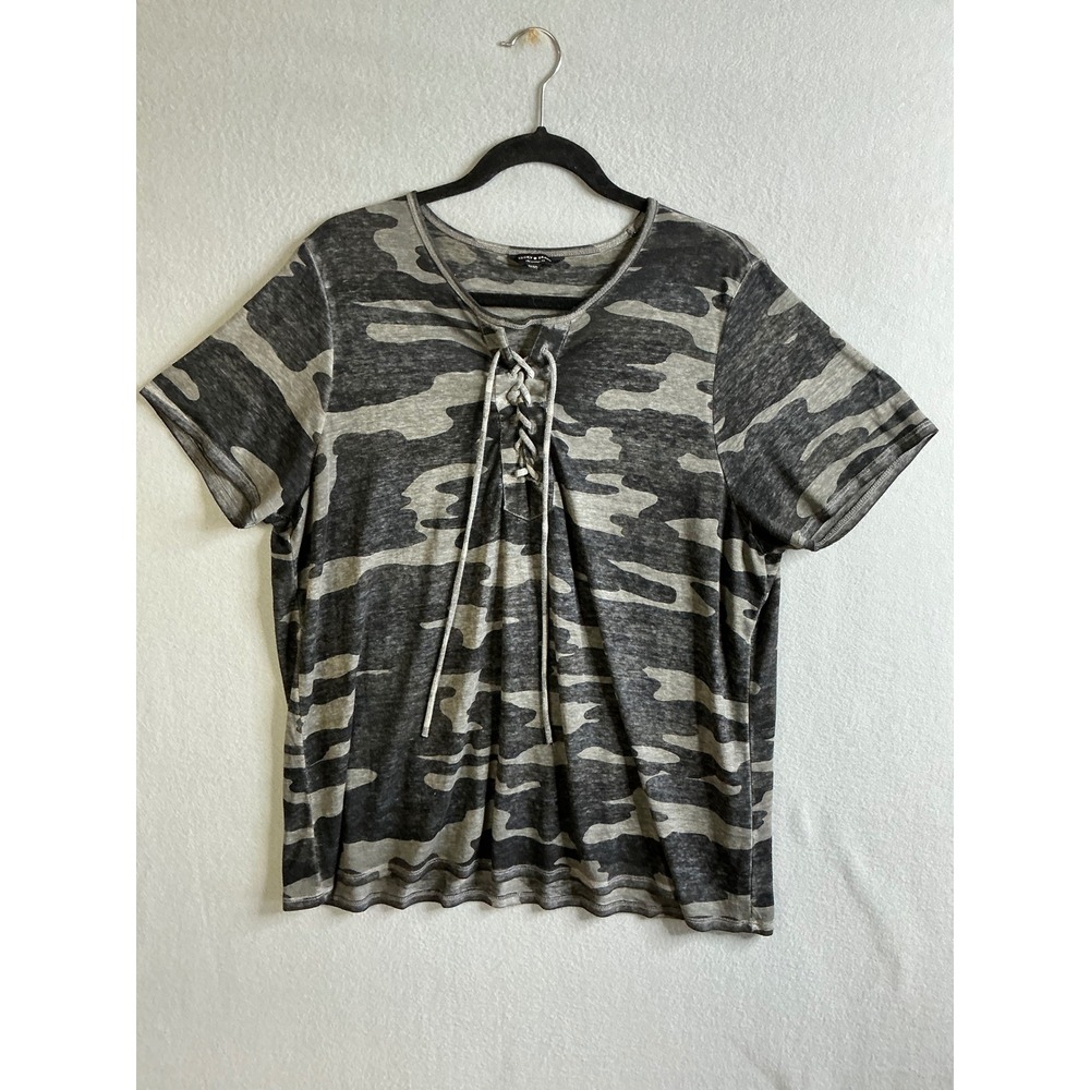 Lucky Brand Top Women's‎ 1X Camo Print V-Neck T-Shirt Top